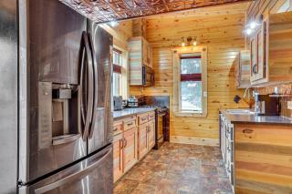 Steps to Marina and Beach Couples Cottage in Pepin - Pepin - 1