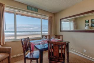Comfy Second Floor Beachfront Condo - Sleeps 4 - Pool and Sauna - 8
