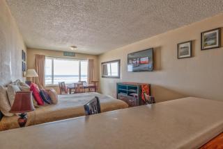 Comfy Second Floor Beachfront Condo - Sleeps 4 - Pool and Sauna - 6