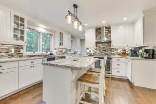 Sunroom, Dining Pavilion and More Gem on Burt Lake! - 1
