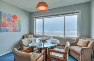 Beachy Second Floor Beachfront Suite With Full Kitchen - Sleeps 4 - Pool and Sauna - 6