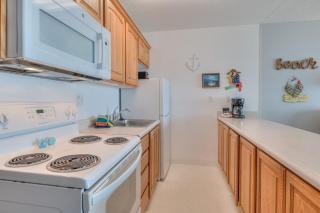 Beachy Second Floor Beachfront Suite With Full Kitchen - Sleeps 4 - Pool and Sauna - 1