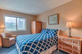 Beachy Second Floor Beachfront Suite With Full Kitchen - Sleeps 4 - Pool and Sauna - 7