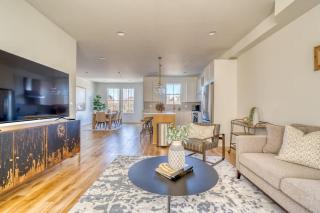 Spacious Townhome Combination for the Whole Family - 8