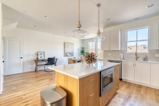 Spacious Townhome Combination for the Whole Family - 5