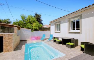 Awesome Home In Morières Les Avignon - 0