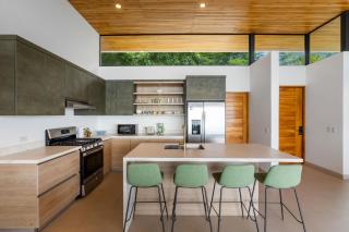 Mountainside Home with Modern Design Sweeping Ocean Views & Private Swimming Pool - Potrero - 2
