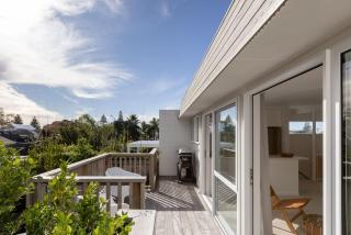 Chic Coastal Escape Walk to Beach & Downtown Mount - Mount Maunganui - 8