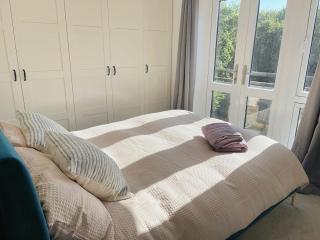 Spacious 3B Duplex Durham Centre - - 8