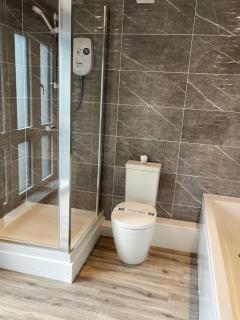 Spacious 3B Duplex Durham Centre - - 4