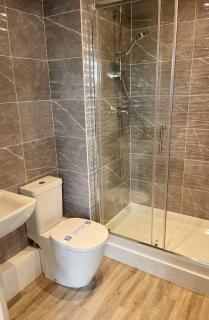 Spacious 3B Duplex Durham Centre - - 3