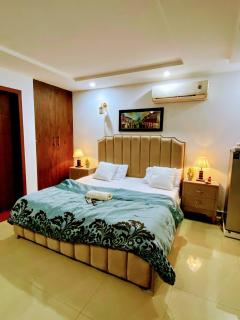 Peaceful and Luxury One Bed Studio Apartment - Islamabad - 0