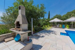 Crikvenica Two-Bedroom Apartment 3 - 2