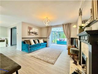 3 bedroom luxury house - Quiet & Central with free parking - 3