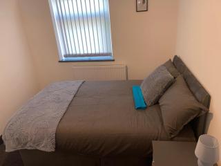 Rossy Guest House - Stoke on Trent - 1