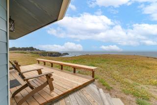 Walk to Beach Luxury Oceanfront Escape in Caspar - 0