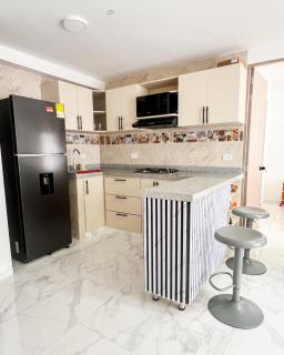 Tu Apto Ideal! Moderno, Aire Acondicionado, Balcón, 2 Hab - 4