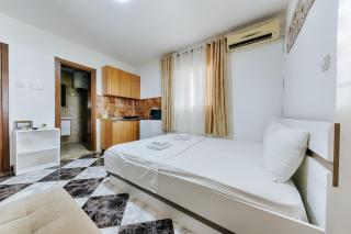 Studio Apartments with balcony - Dobra Voda - 9