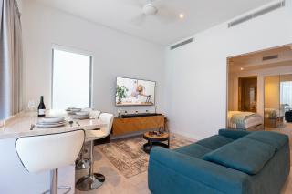 Absolute Beachfront Penthouse Sunshine Coast - - 6