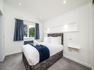 PADDOCK LODGES DELUXE 3 BED ACCESSIBLE CHALET - Perth - 3
