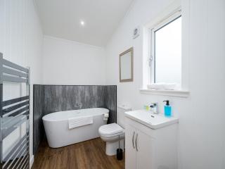 PADDOCK LODGES DELUXE 3 BED CHALET - Perth - 2