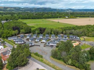 Paddock Lodges Executive 4 Bed Villa - 0