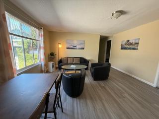 Private Room "Date" by UW - 2