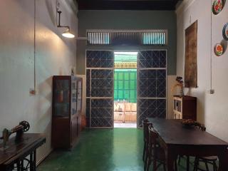 Colonial shophouse with terrace in Chinatown - - 6