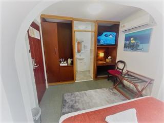 Oakleigh House - 8