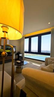 Luxury Suite Sea View With Smart Entry - 8