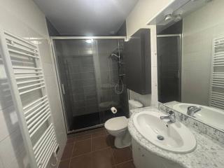 Charmant 2 pièces avec parking dans résidence paisible - FR-1-593-137 - 2