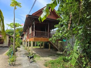Cozy Stay Near Pier, Food & Fun - Thong Sala - 1