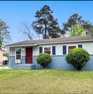 Stunning, Pet-friendly Home in Savannah - 8