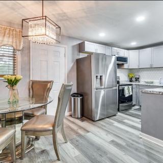 Stunning, Pet-friendly Home in Savannah - Savannah - 2