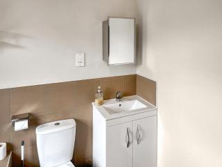 Rogue Cottage - 1