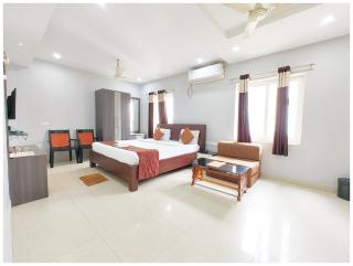 The Shiwangi Palace Near Jagannath Temple & Sea Beach - Wifi-Parking -Restaurant Facilities - All Room Spacious and Fully Air Conditioned Rooms With Attached Balcony - Best Hotel IN Puri - Puri - 3