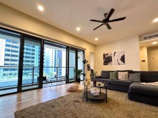 St Mary Residence, Luxury 3B3R Family Suite with Balcony by Lilbean Space - 2