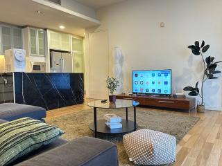 St Mary Residence, Luxury 3B3R Family Suite with Balcony by Lilbean Space - 4