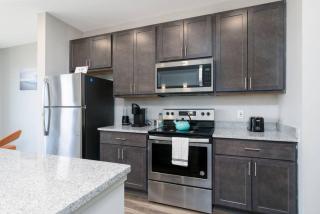 Stylish 1BR Apartment with View - 4