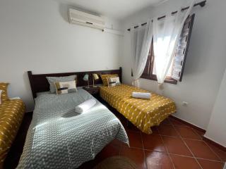 Hamlets Friends Rural House - 2