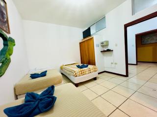 Tintorera Guest House - 2