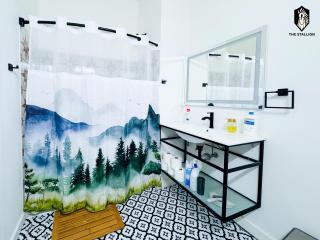 The Stallion #101 - 1BD Modern Loft with Private Patio - Walk to various attractions - 3