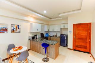 12th Flr Luxe Apt Kilimani City View & Pool NBO - Nairobi - 6