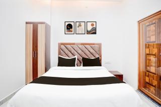 Super HOTEL O SAMRAT INN - 3