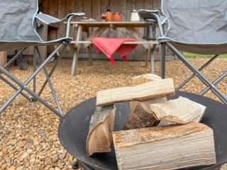 The Hedgehog Pod - Uk50067 - Welshpool - 2
