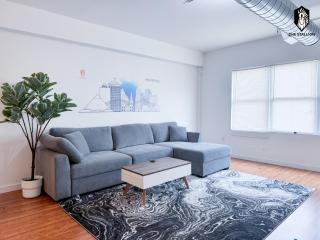The Stallion #204 - Modern Spacious 1BD Loft - Close to Attractions - 2