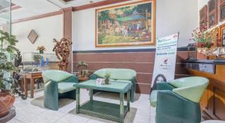 OYO 1090 Hotel Anging Mammiri Makassar - Makassar - 5