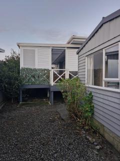 Bluebell Cottage on Matakana Coast Pet Friendly! - Snells Beach - 3