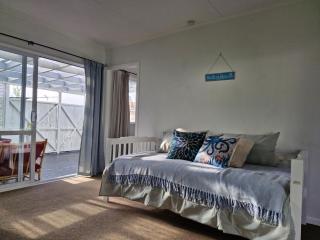 Bluebell Cottage on Matakana Coast Pet Friendly! - 5