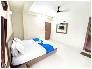 Hotel The UK Premium Palace Near Marine Drive Road & Sea Beach - Free Wi-Fi- Parking & Lift Facilities - All Room Spacious and Fully Air Conditioned Rooms With Attached Balcony - Best Hotel IN Puri - Puri - 5